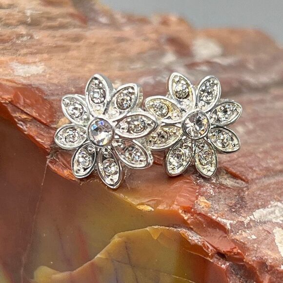 Kawaii Floral Post Swarovski Crystals Statement Earrings - Picture 9 of 14